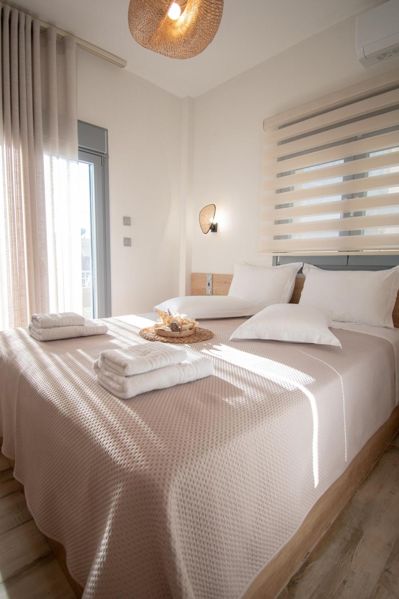 Magdalena Seaside Apartments Nea Roda Room photo