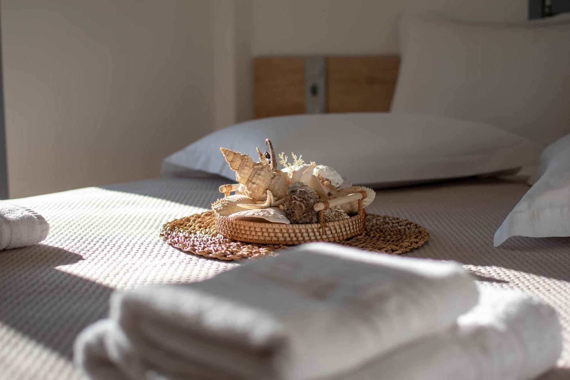 Magdalena Seaside Apartments Nea Roda Room photo
